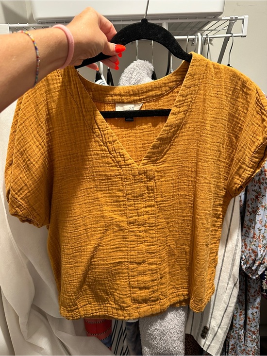 Universal Thread Tops - Universal Thread Mustard Textured Cotton Gauze V-Neck Crop Top